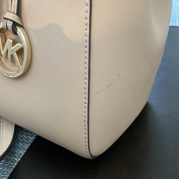 michael kors medium leather satchel purse - Picture 8 of 10